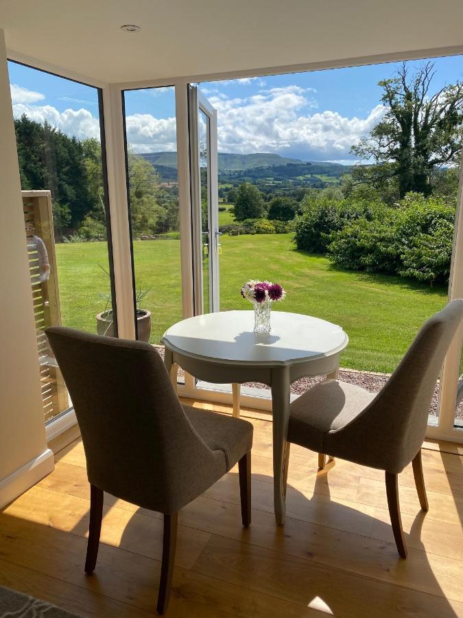 Cwmbach Lodge Luxury B&B Glasbury Exterior foto